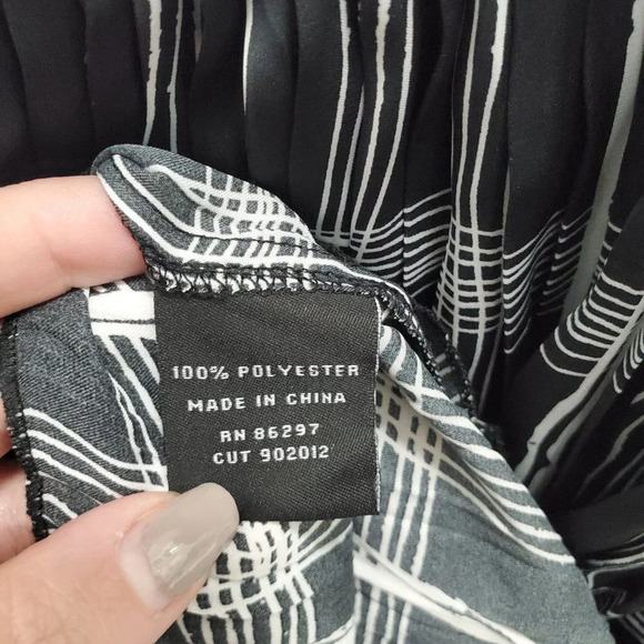 Vertigo Women's‎ Black White Mixed Print Mesh Neck Sleeveless Pleated Dress Sz S - Picture 4 of 5